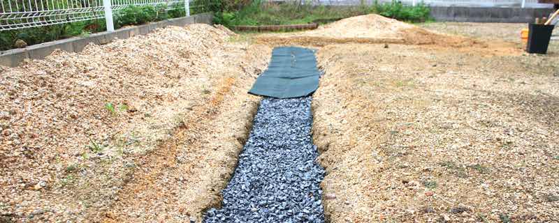 芝生の暗渠排水実践編