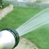 芝生の水やり 回数の目安とベストな散水時間を知ろう 芝生の手入れや植え方の紹介 芝生生活 芝生の水やり 回数の目安とベストな散水時間を知ろう 芝生の手入れや植え方の紹介 芝生生活